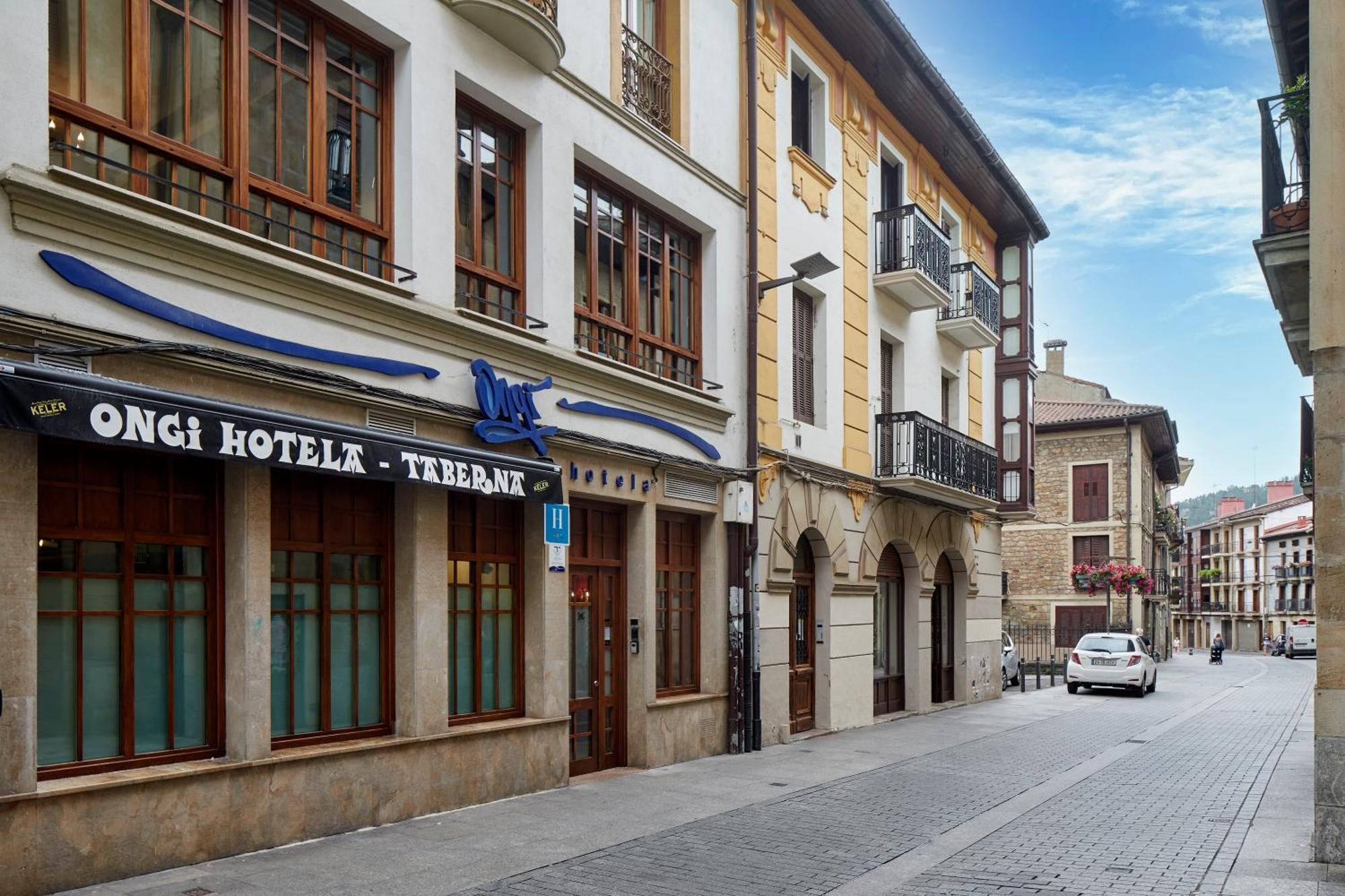 Iraipe Ongi Hotel Auto Check-In Оньяте Экстерьер фото